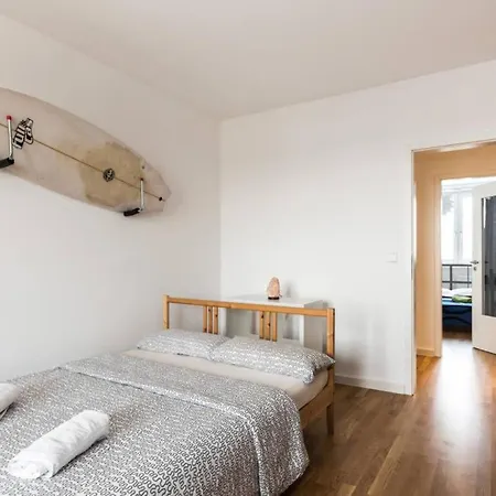 2 Large Br 10min Alexanderplatz Apartment