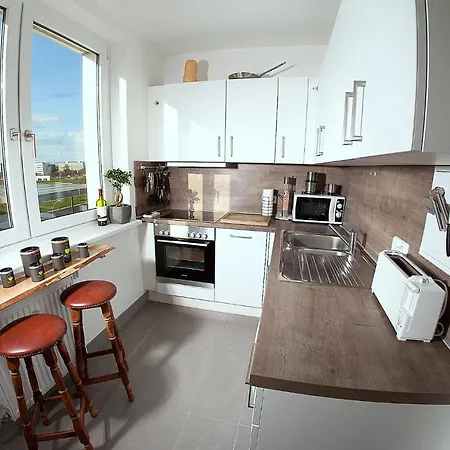 2 Large Br 10min Alexanderplatz * Berlin